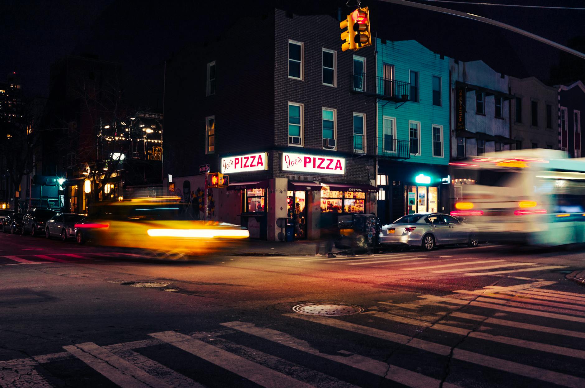 Best NYC Food Experiences (That Locals Actually Eat)