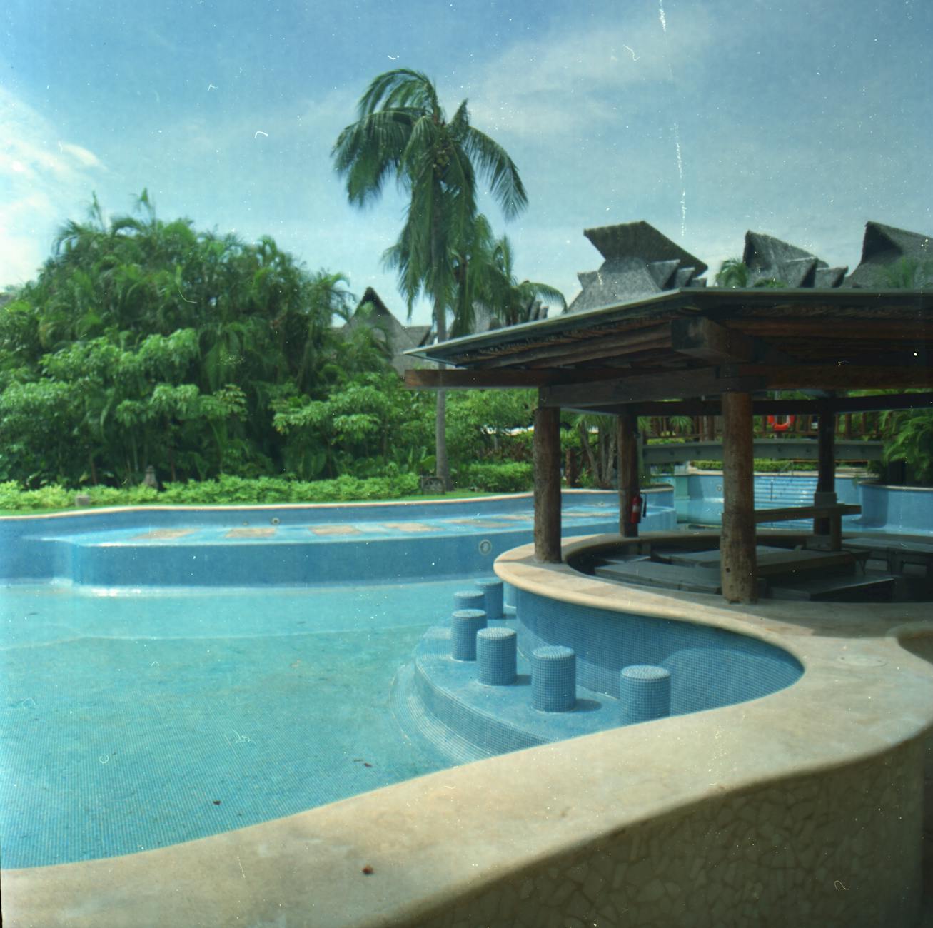 Hotel Xcaret Swim-Up and Pool Bars: Which Ones Pour Best