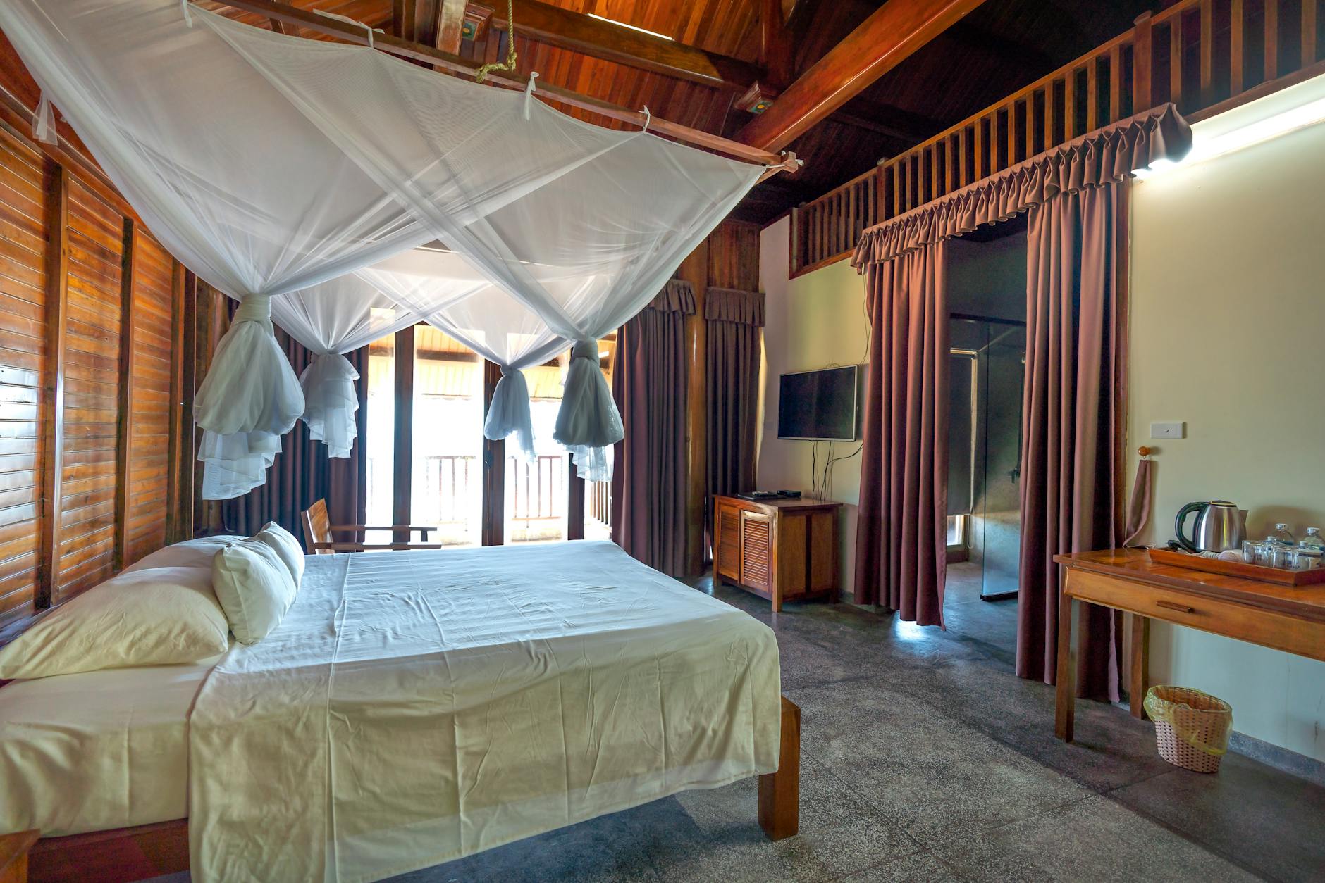 Hotel Xcaret vs Mayakoba (Banyan, Andaz, Rosewood): Compared